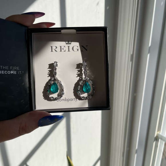 Bomb Party Reign Villain Moments in the Mirror Earrings - Picture 5 of 10